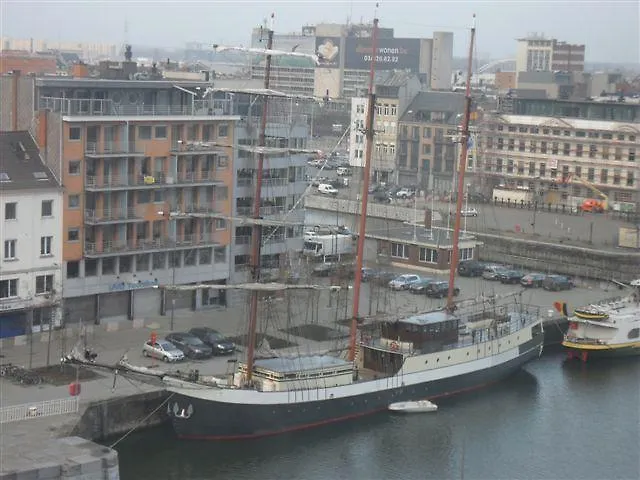 Boat Barkentijn Marjorie Hotel Antwerp