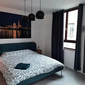 Apartment Center In Quiet Street & Airco